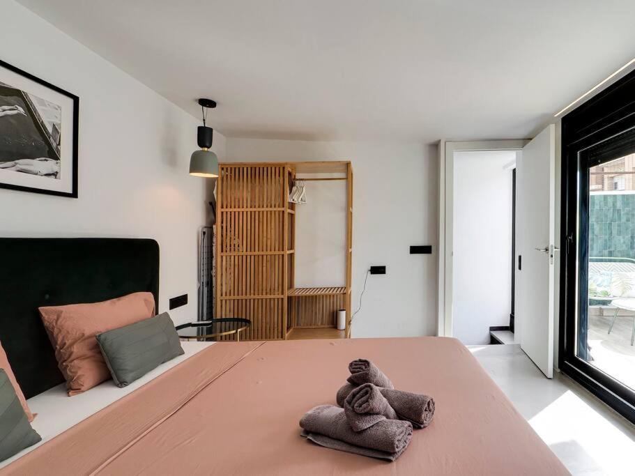 Casa Maria Townhouse- Terrace-4 Bedrooms L'Hospitalet de Llobregat Exterior photo