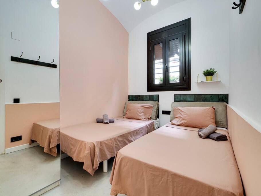 Casa Maria Townhouse- Terrace-4 Bedrooms L'Hospitalet de Llobregat Exterior photo