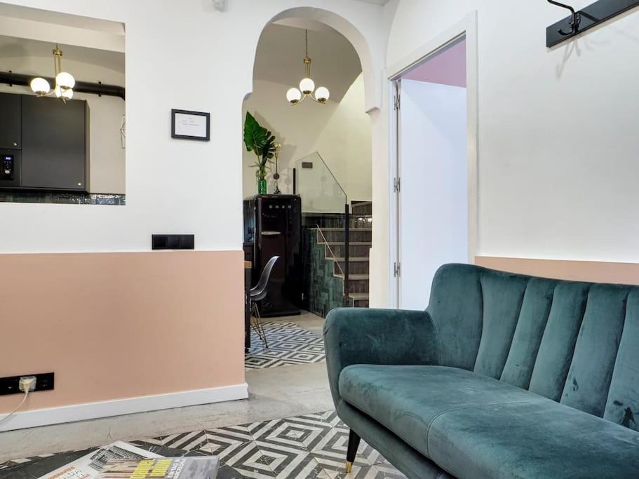 Casa Maria Townhouse- Terrace-4 Bedrooms L'Hospitalet de Llobregat Exterior photo